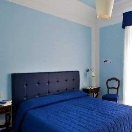 Готель Mignon Meuble 3*