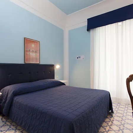 Готель Mignon Meuble 3*